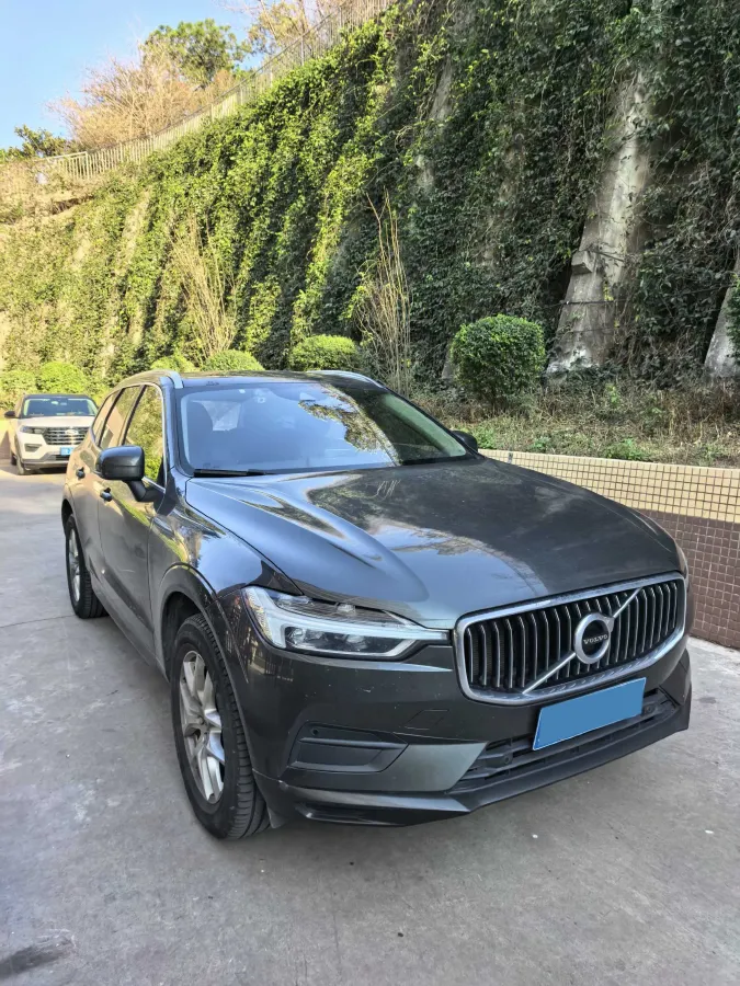 2018 Volvo XC60 2.0T 254HP L4 8AT,autocango,china used car exporter,china ev exporter,chinese used car exporter,chinese used ev exporter