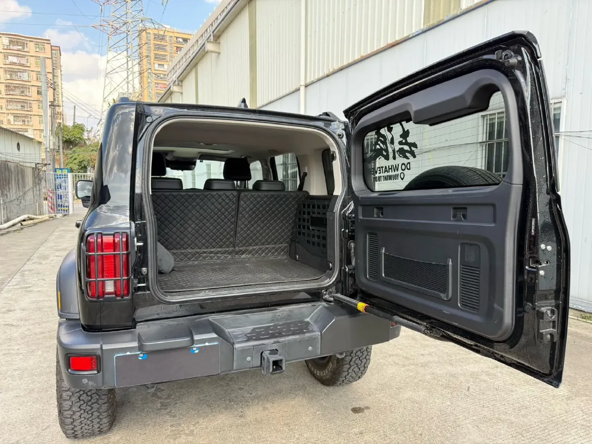 2021 Tank 300 2.0T 227HP L4 8AT,autocango,china used car exporter,china ev exporter,chinese used car exporter,chinese used ev exporter