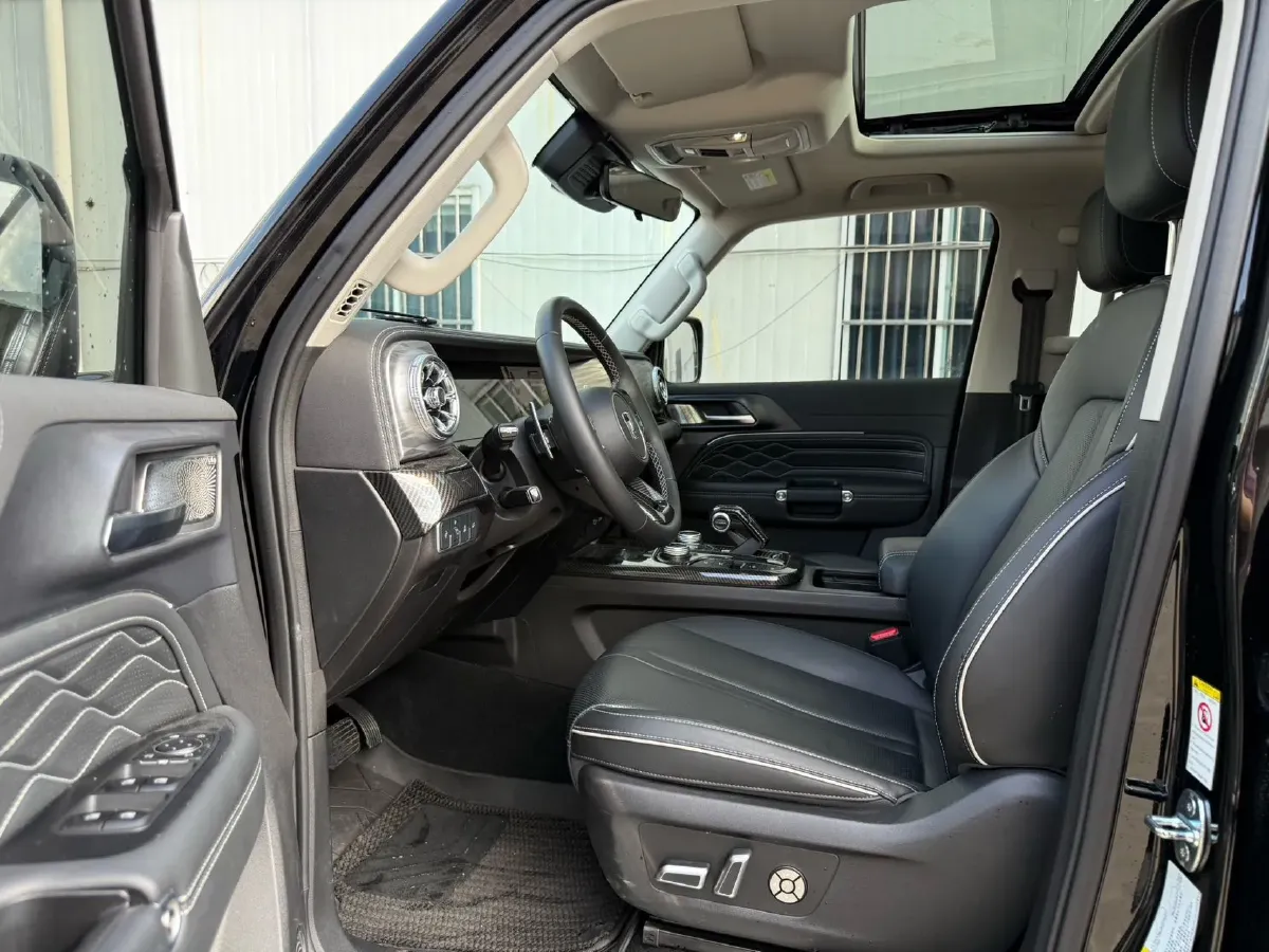 2021 Tank 300 2.0T 227HP L4 8AT,autocango,china used car exporter,china ev exporter,chinese used car exporter,chinese used ev exporter