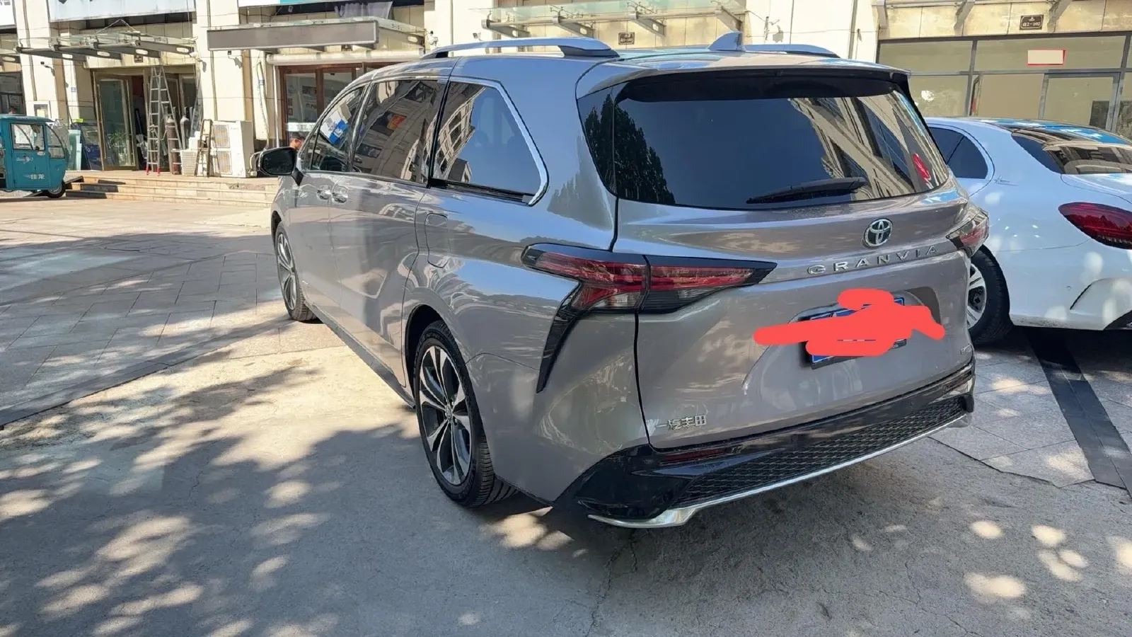 2022 Toyota Granvia 2.5L 192HP L4 E-CVT Hybrid,autocango,china used car exporter,china ev exporter,chinese used car exporter,chinese used ev exporter