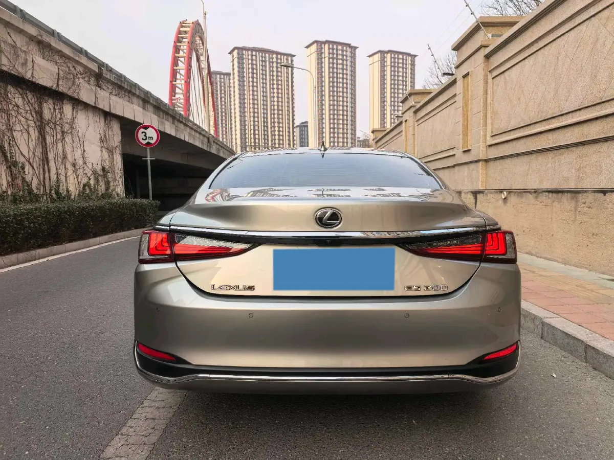 2023 Lexus ES 2.0L 173HP L4 CVT,autocango,china used car exporter,china ev exporter,chinese used car exporter,chinese used ev exporter