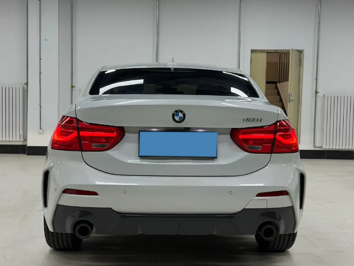 2021 BMW 1 Series 1.5T 140HP L3 7DCT,autocango,china used car exporter,china ev exporter,chinese used car exporter,chinese used ev exporter