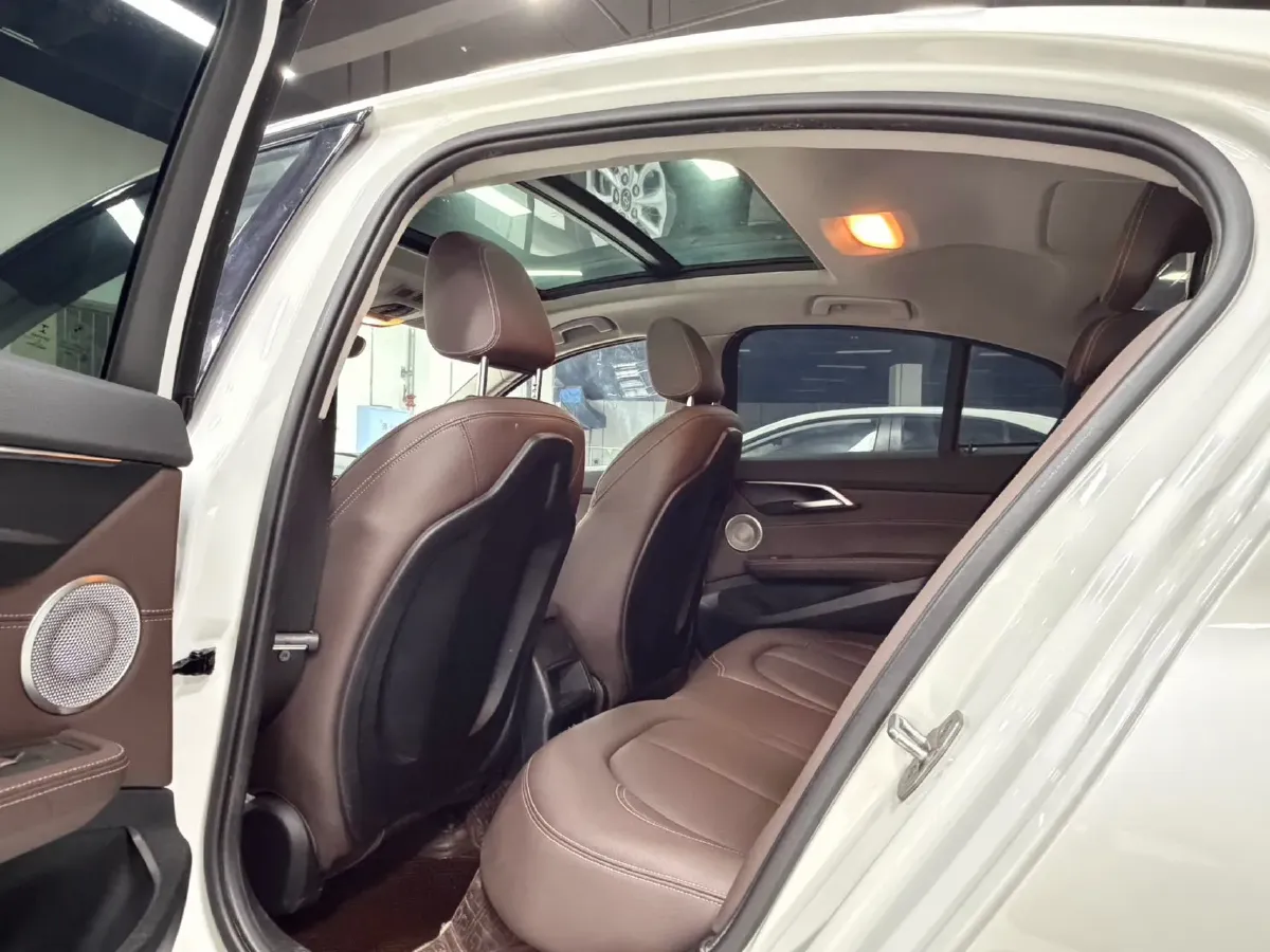 2021 BMW 1 Series 1.5T 140HP L3 7DCT,autocango,china used car exporter,china ev exporter,chinese used car exporter,chinese used ev exporter