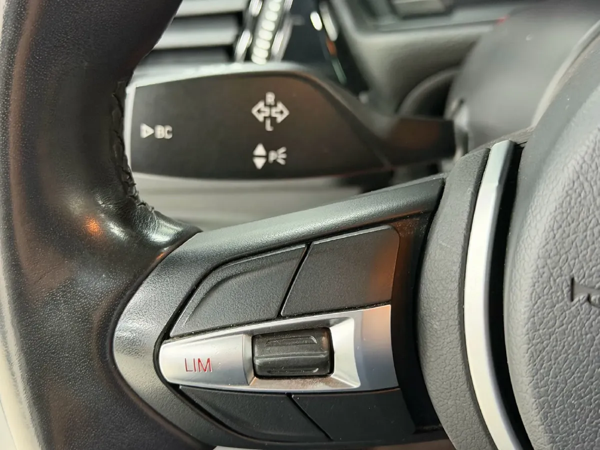 2021 BMW 1 Series 1.5T 140HP L3 7DCT,autocango,china used car exporter,china ev exporter,chinese used car exporter,chinese used ev exporter