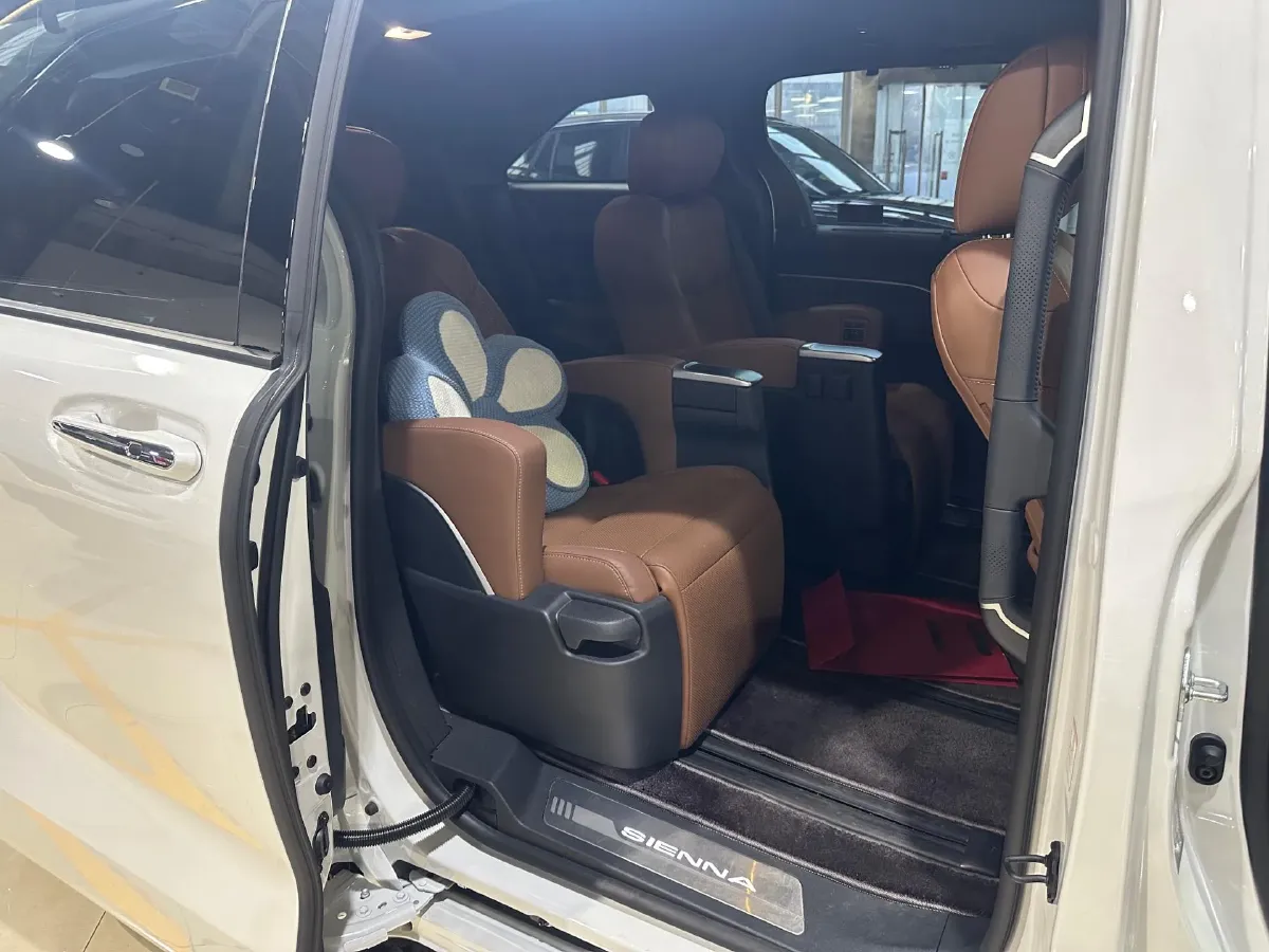 2026 Toyota Sienna 2.5L 189HP L4 E-CVT Hybrid,autocango,china used car exporter,china ev exporter,chinese used car exporter,chinese used ev exporter