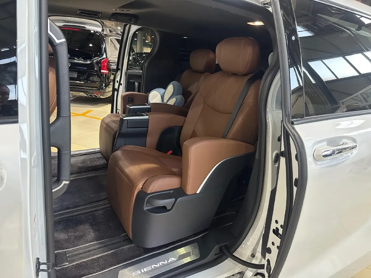 2026 Toyota Sienna 2.5L 189HP L4 E-CVT Hybrid,autocango,china used car exporter,china ev exporter,chinese used car exporter,chinese used ev exporter