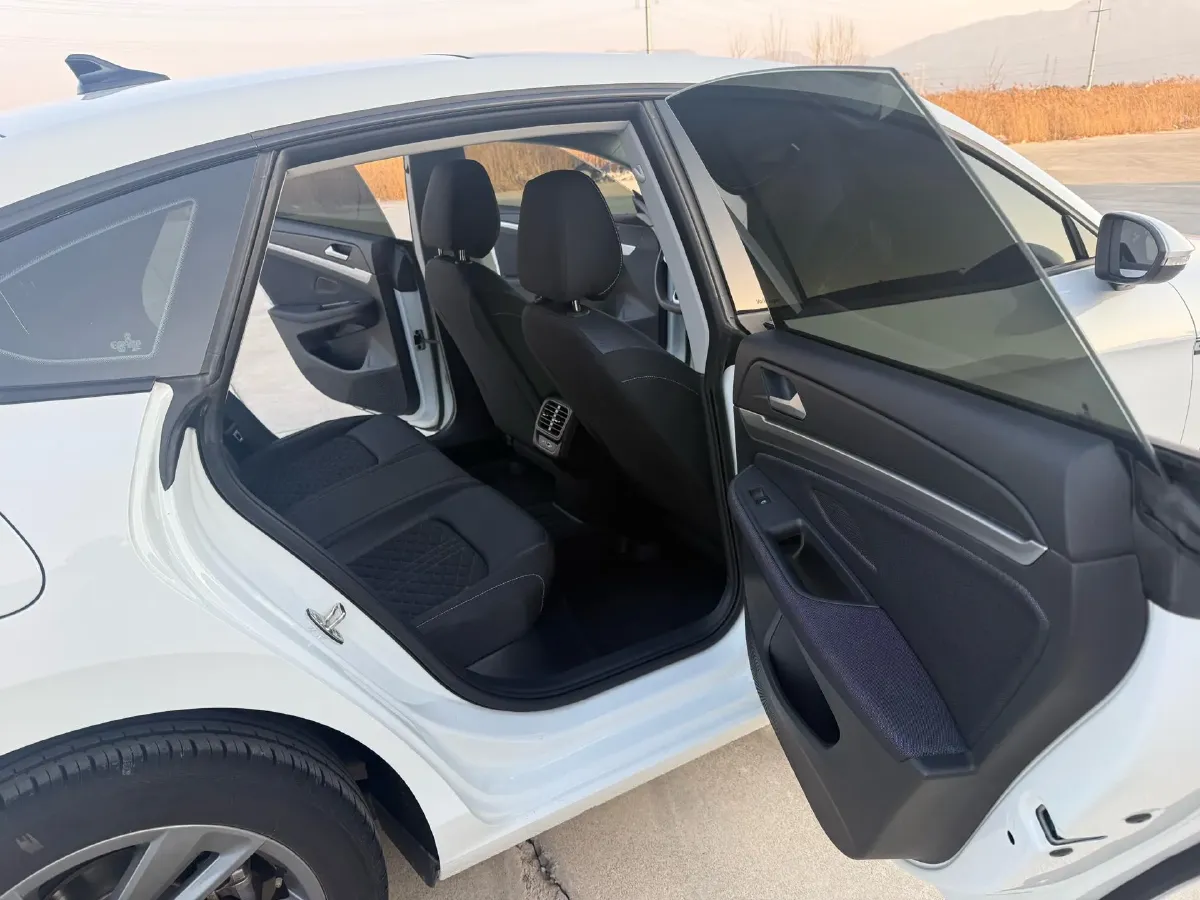 2024 Volkswagen Lamando 1.2T 116HP L4 7DCT,autocango,china used car exporter,china ev exporter,chinese used car exporter,chinese used ev exporter