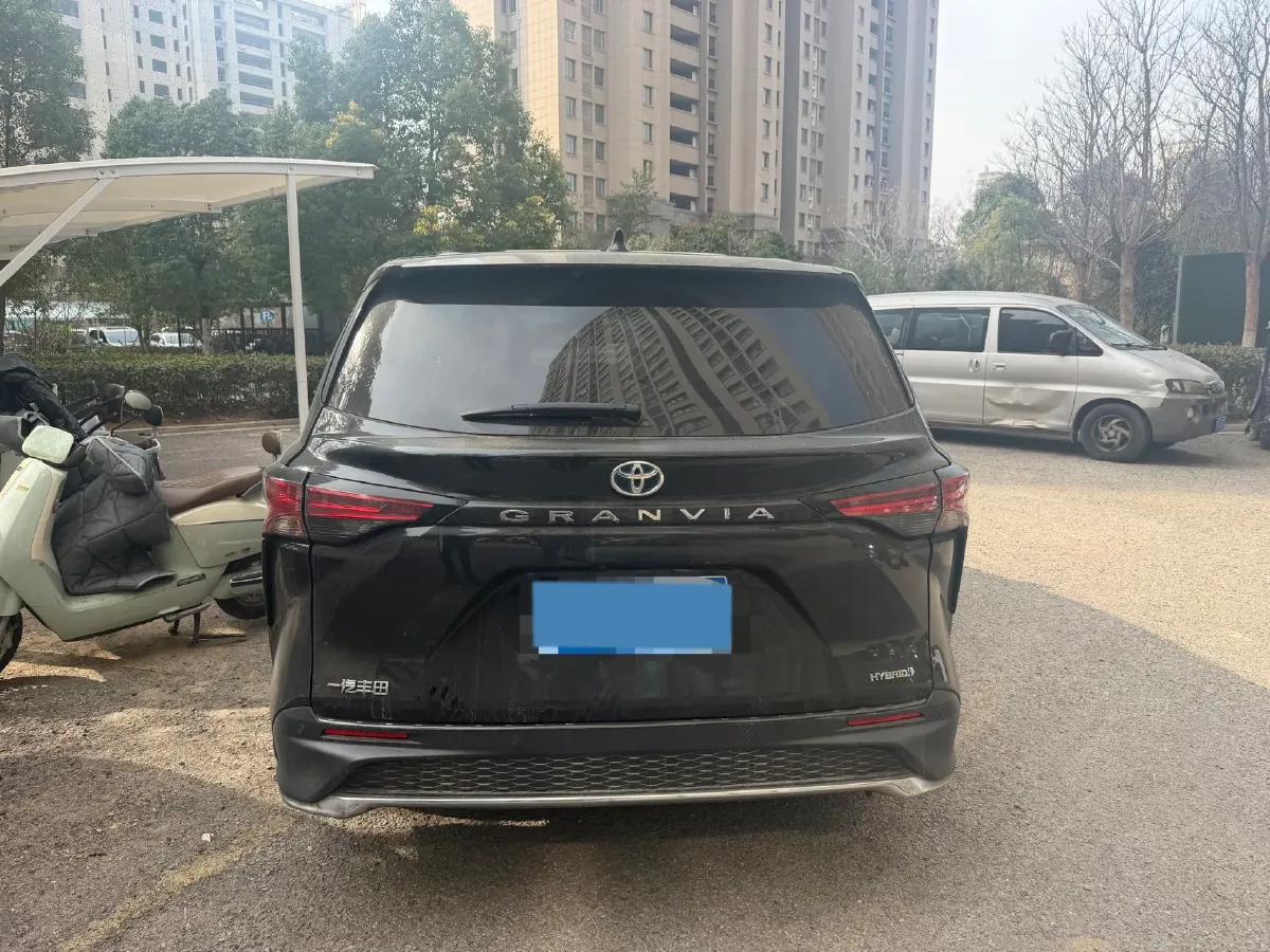 2024 Toyota Granvia 2.5L 189HP L4 E-CVT Hybrid,autocango,china used car exporter,china ev exporter,chinese used car exporter,chinese used ev exporter
