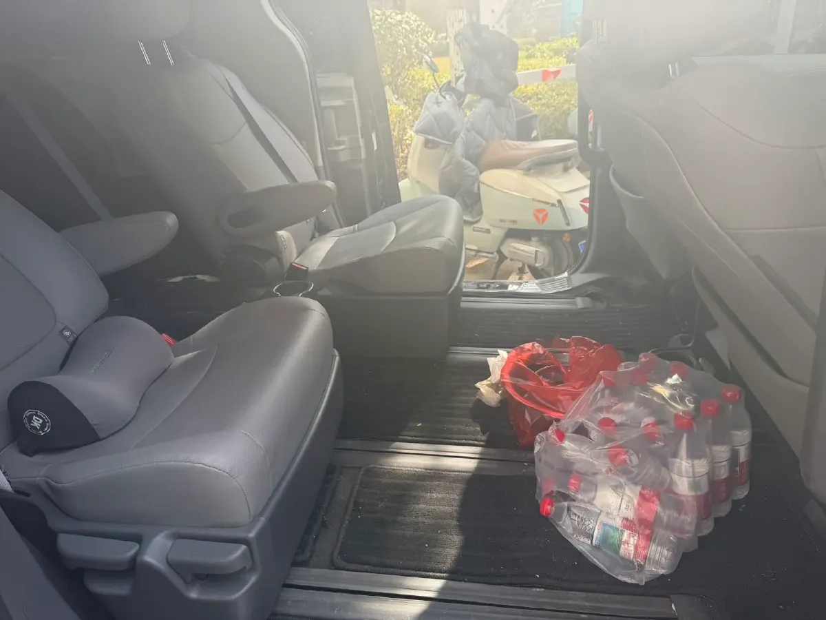 2024 Toyota Granvia 2.5L 189HP L4 E-CVT Hybrid,autocango,china used car exporter,china ev exporter,chinese used car exporter,chinese used ev exporter