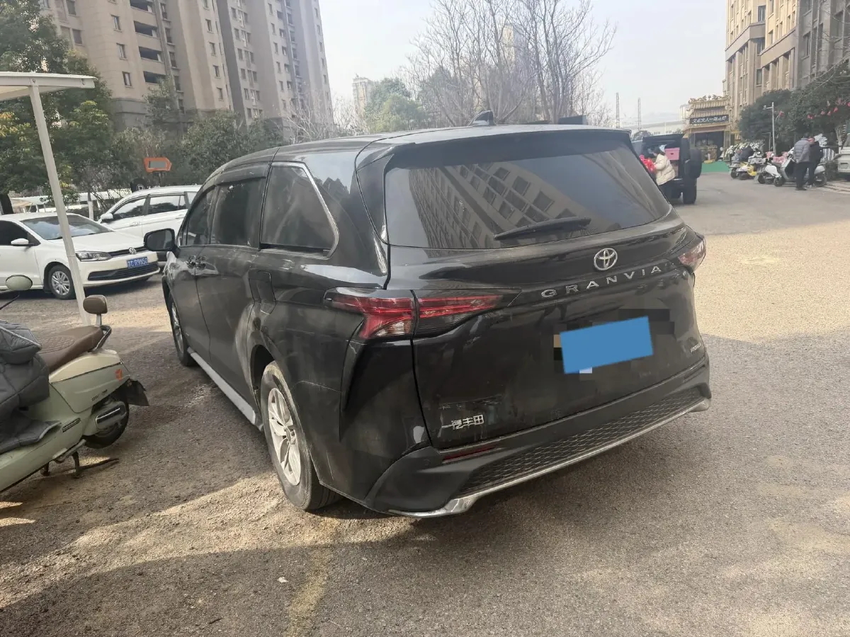 2024 Toyota Granvia 2.5L 189HP L4 E-CVT Hybrid,autocango,china used car exporter,china ev exporter,chinese used car exporter,chinese used ev exporter