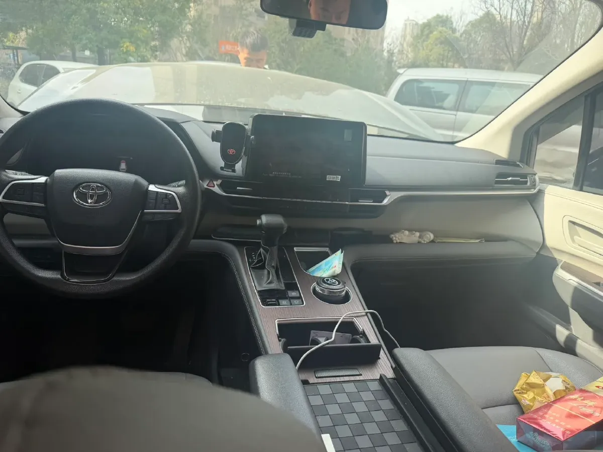 2024 Toyota Granvia 2.5L 189HP L4 E-CVT Hybrid,autocango,china used car exporter,china ev exporter,chinese used car exporter,chinese used ev exporter