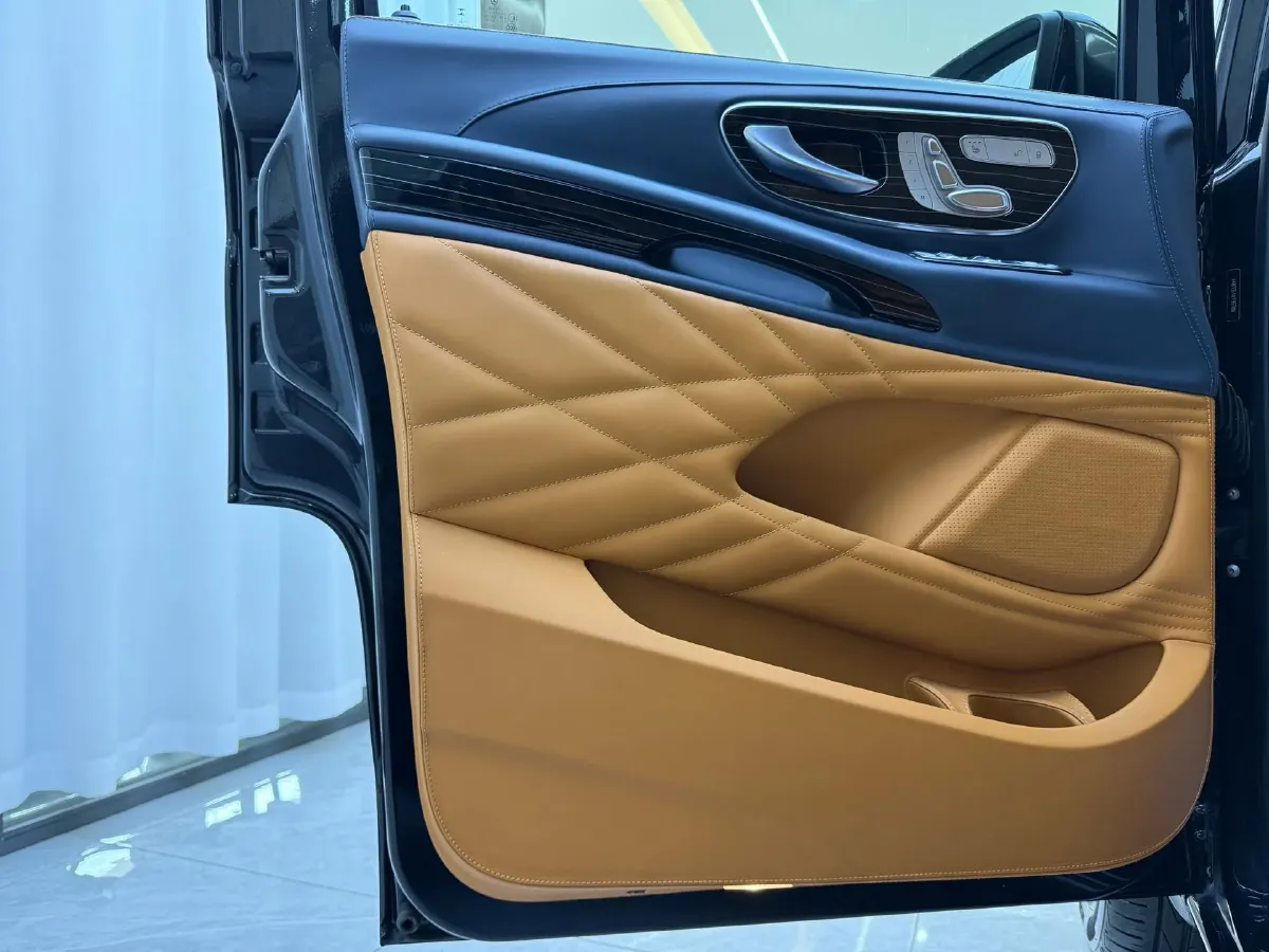 2023 Mercedes-Benz Vito 2.0T 211HP L4 9AT,autocango,china used car exporter,china ev exporter,chinese used car exporter,chinese used ev exporter