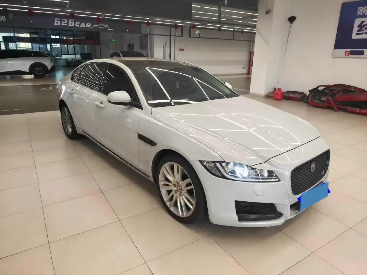 2020 Jaguar XFL 2.0T 200HP L4 8AT,autocango,china used car exporter,china ev exporter,chinese used car exporter,chinese used ev exporter