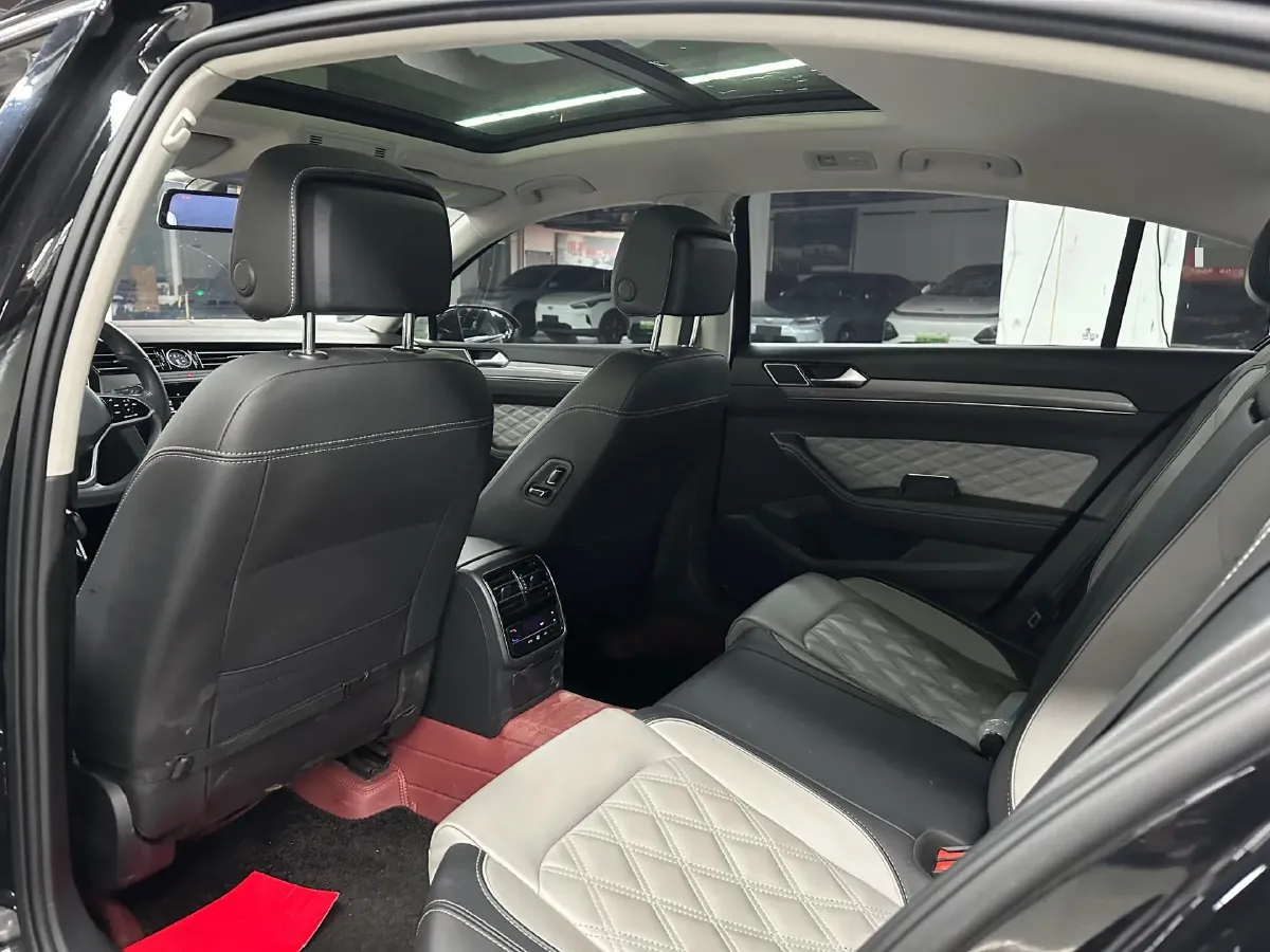 2023 Volkswagen Magotan 2.0T 186HP L4 7DCT,autocango,china used car exporter,china ev exporter,chinese used car exporter,chinese used ev exporter