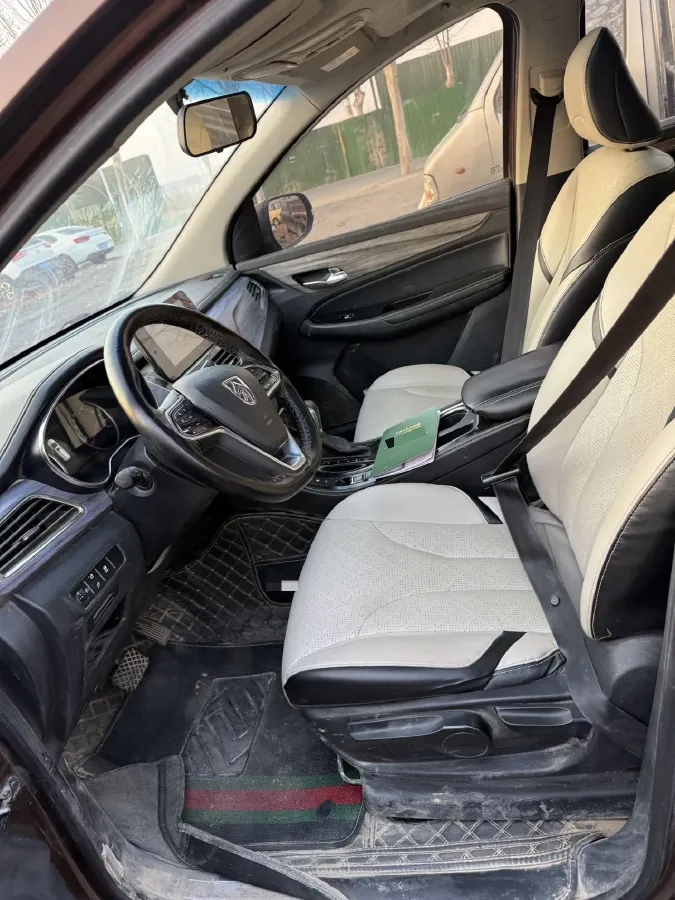 2017 BaoJun 730 1.5T 150HP L4 6DCT,autocango,china used car exporter,china ev exporter,chinese used car exporter,chinese used ev exporter