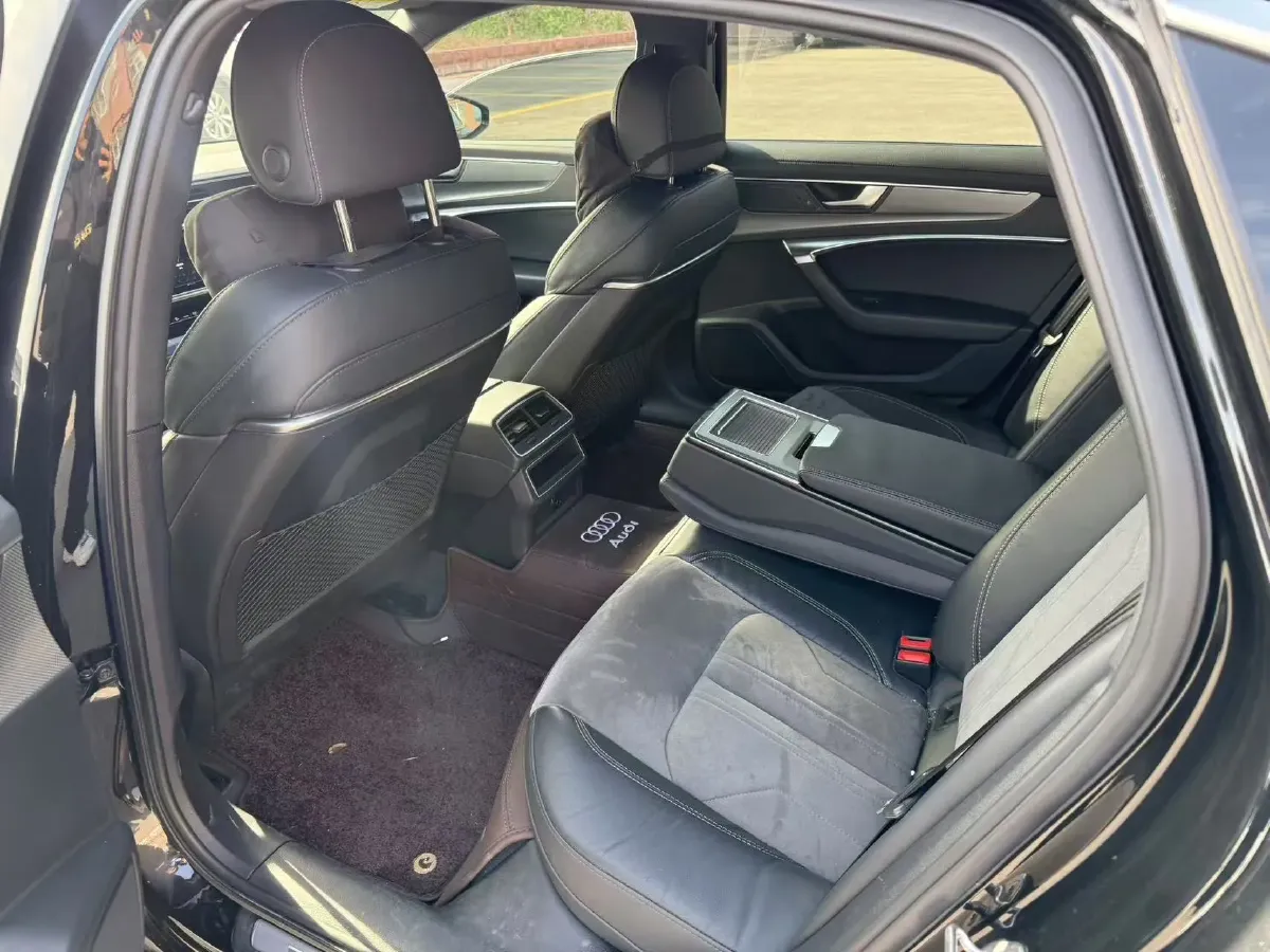 2020 Audi A6L 2.0T 190HP L4 7DCT,autocango,china used car exporter,china ev exporter,chinese used car exporter,chinese used ev exporter