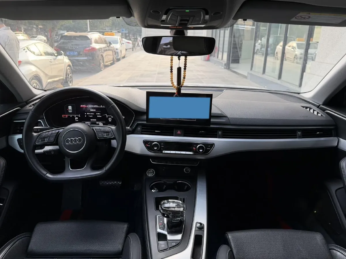 2022 Audi A4L 2.0T 190HP L4 7DCT,autocango,china used car exporter,china ev exporter,chinese used car exporter,chinese used ev exporter