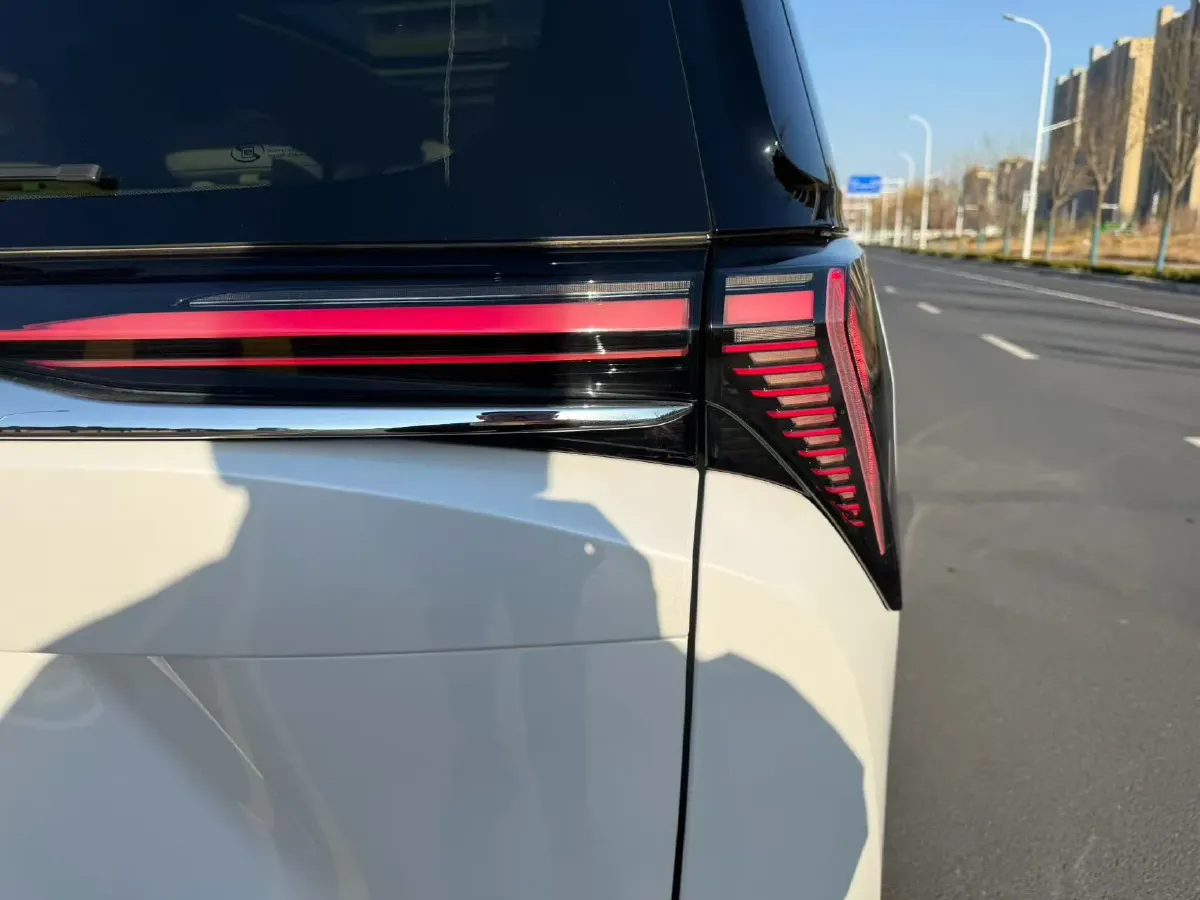 2024 Buick GL8 1.5T 180HP L4 2DHT PHEV 24.4KWH,autocango,china used car exporter,china ev exporter,chinese used car exporter,chinese used ev exporter