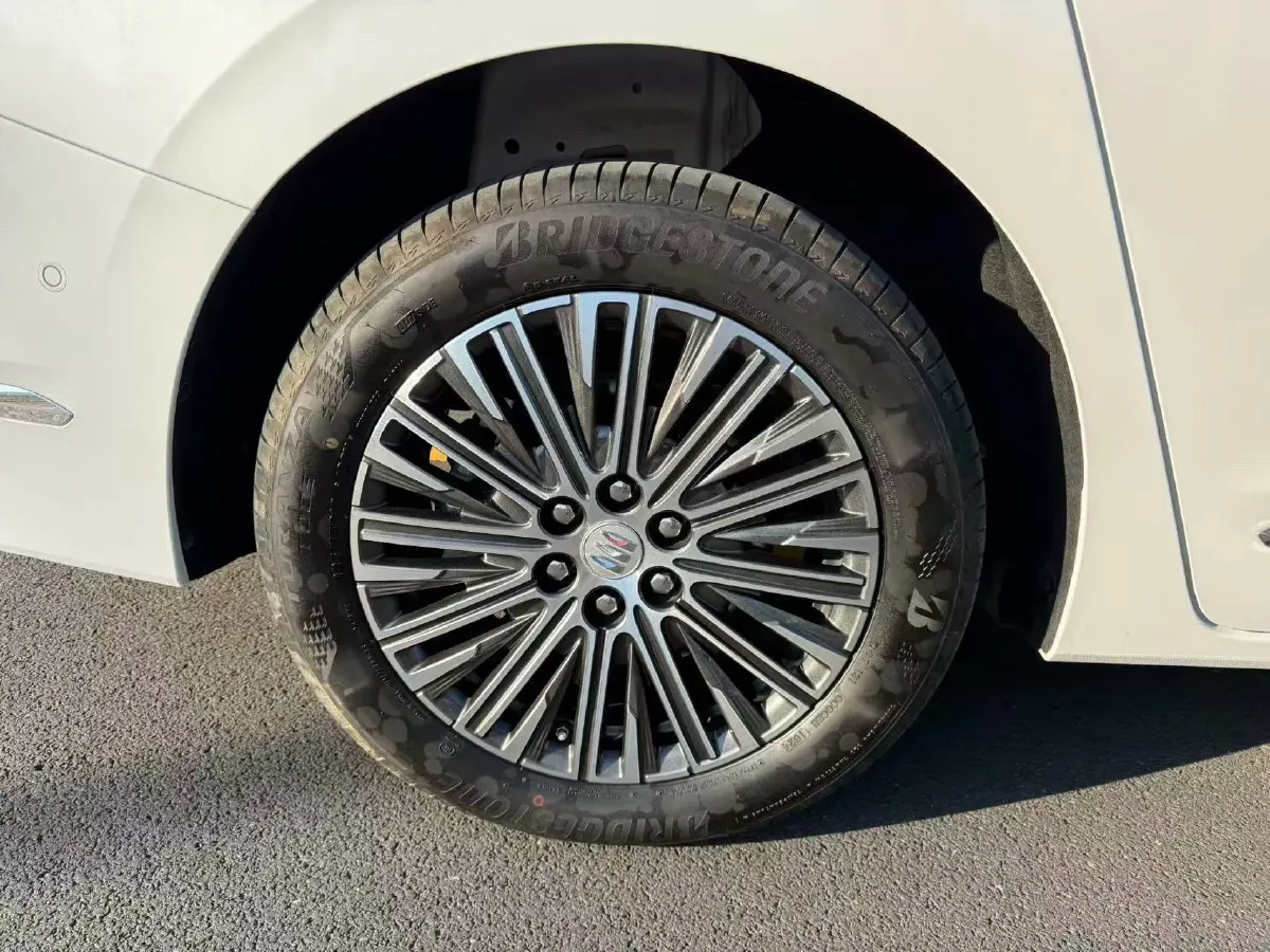 2024 Buick GL8 1.5T 180HP L4 2DHT PHEV 24.4KWH,autocango,china used car exporter,china ev exporter,chinese used car exporter,chinese used ev exporter