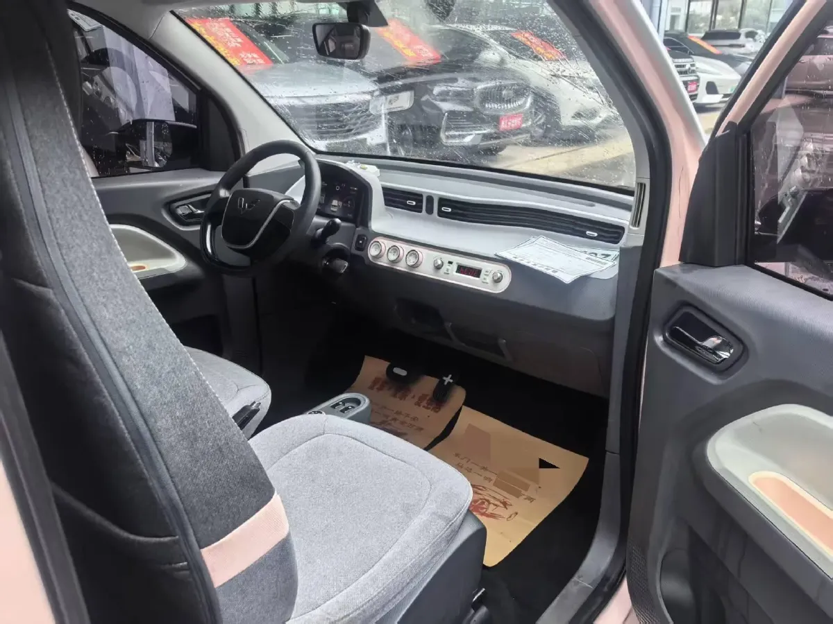 2021 WuLing HongGuang MINI EV BEV 9.3KWH,autocango,china used car exporter,china ev exporter,chinese used car exporter,chinese used ev exporter