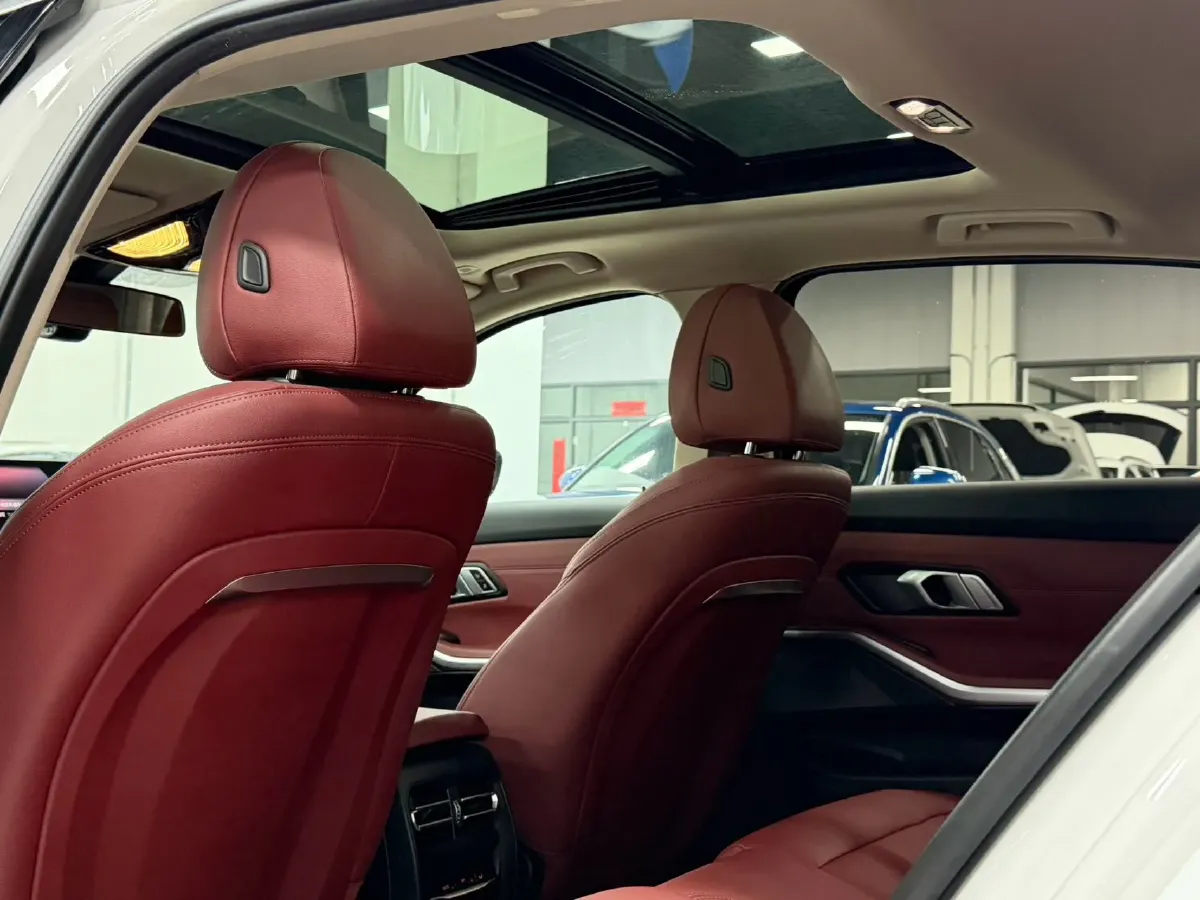 2023 BMW 3 Series 2.0T 156HP L4 8AT,autocango,china used car exporter,china ev exporter,chinese used car exporter,chinese used ev exporter