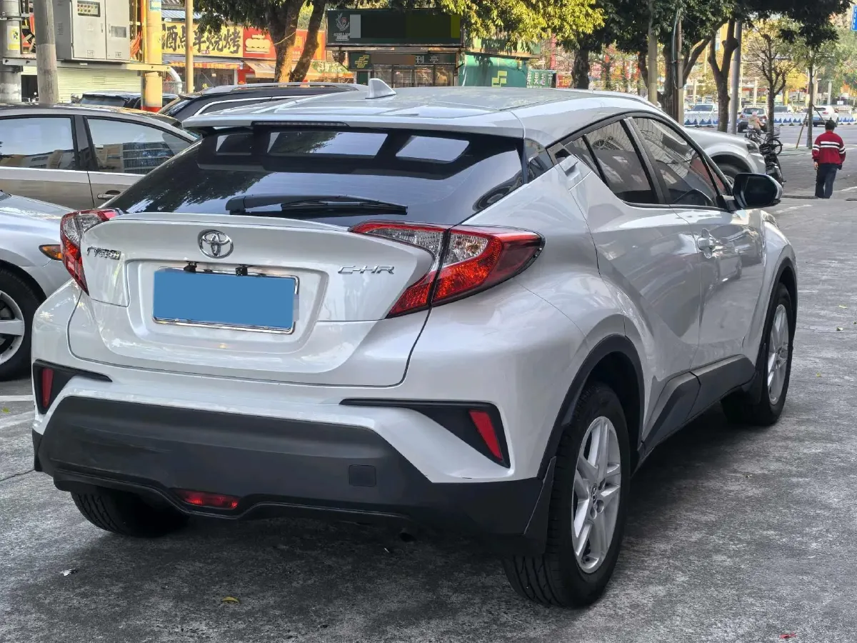 2022 Toyota C-HR 2.0L 171HP L4 CVT,autocango,china used car exporter,china ev exporter,chinese used car exporter,chinese used ev exporter