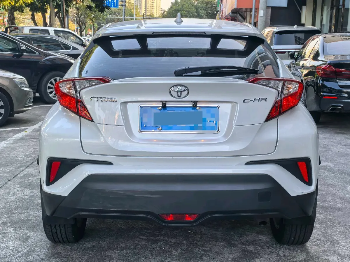 2022 Toyota C-HR 2.0L 171HP L4 CVT,autocango,china used car exporter,china ev exporter,chinese used car exporter,chinese used ev exporter