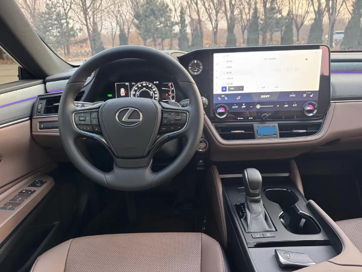 2025 Lexus ES 2.5L 178HP L4 E-CVT Hybrid,autocango,china used car exporter,china ev exporter,chinese used car exporter,chinese used ev exporter