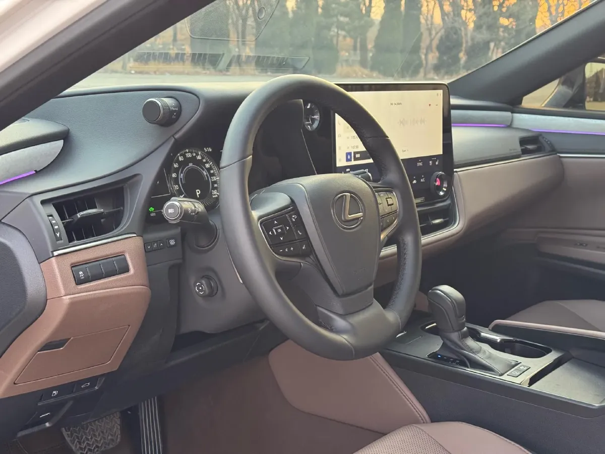 2025 Lexus ES 2.5L 178HP L4 E-CVT Hybrid,autocango,china used car exporter,china ev exporter,chinese used car exporter,chinese used ev exporter