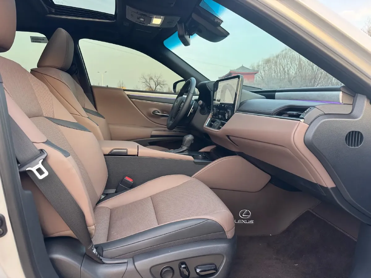 2025 Lexus ES 2.5L 178HP L4 E-CVT Hybrid,autocango,china used car exporter,china ev exporter,chinese used car exporter,chinese used ev exporter