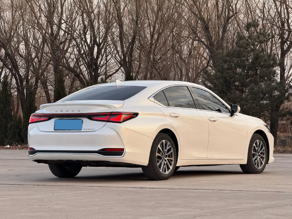 2025 Lexus ES 2.5L 178HP L4 E-CVT Hybrid,autocango,china used car exporter,china ev exporter,chinese used car exporter,chinese used ev exporter
