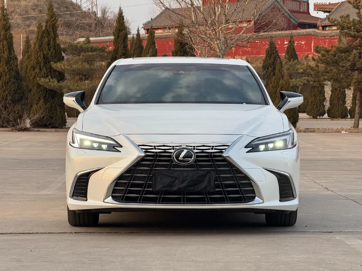 2025 Lexus ES 2.5L 178HP L4 E-CVT Hybrid,autocango,china used car exporter,china ev exporter,chinese used car exporter,chinese used ev exporter