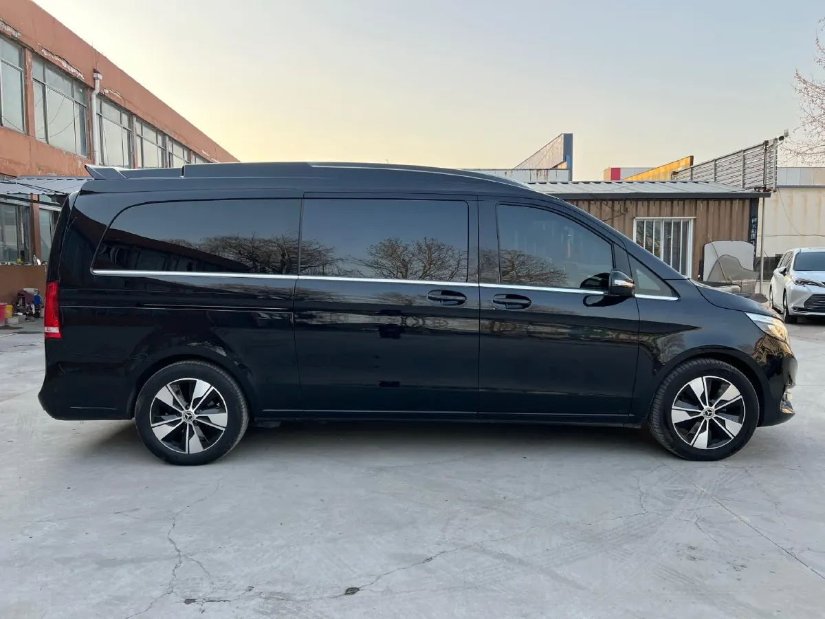 2021 Mercedes-Benz V Class 2.0T 211HP L4 9AT,autocango,china used car exporter,china ev exporter,chinese used car exporter,chinese used ev exporter