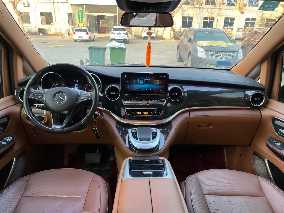 2021 Mercedes-Benz V Class 2.0T 211HP L4 9AT,autocango,china used car exporter,china ev exporter,chinese used car exporter,chinese used ev exporter