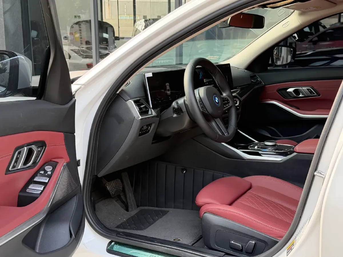 2024 BMW i3 BEV 70KWH,autocango,china used car exporter,china ev exporter,chinese used car exporter,chinese used ev exporter