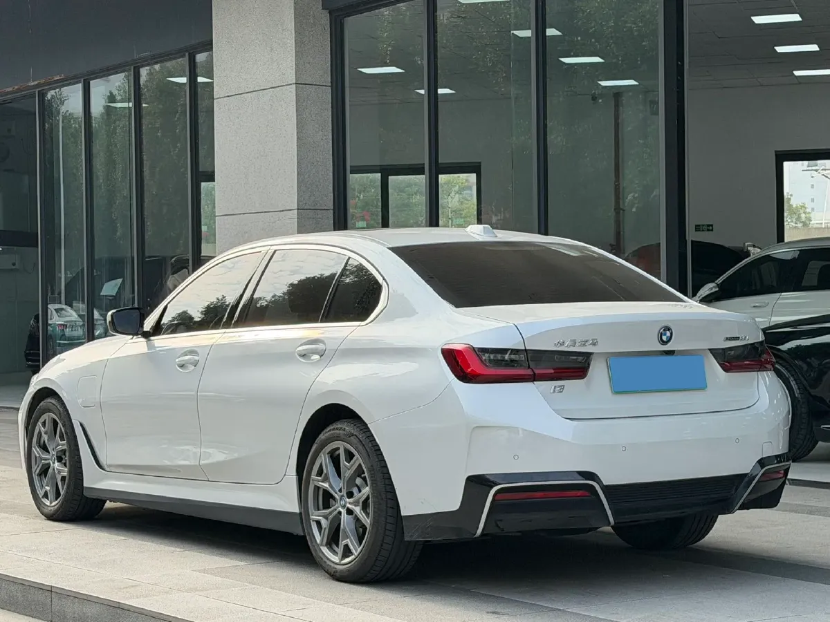 2024 BMW i3 BEV 70KWH,autocango,china used car exporter,china ev exporter,chinese used car exporter,chinese used ev exporter