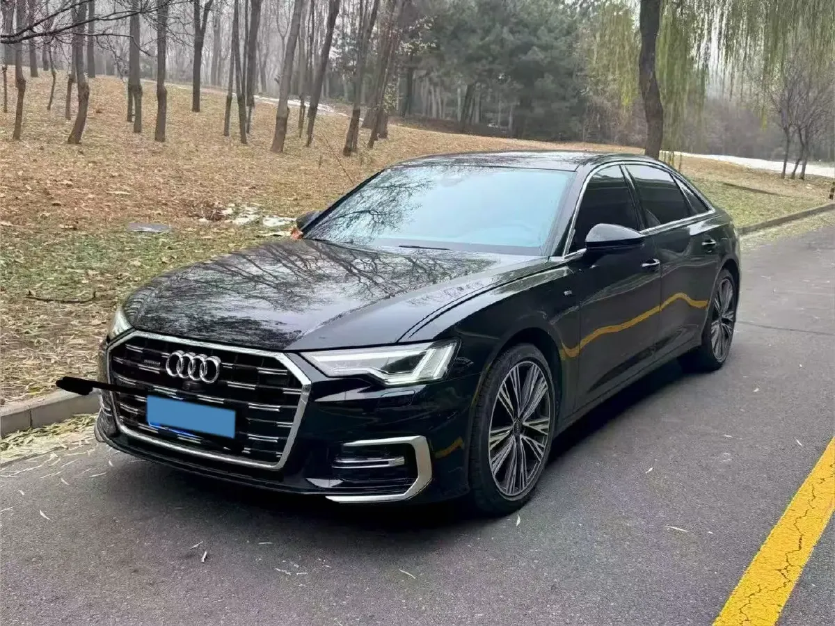 2023 Audi A6L 2.0T 245HP L4 7DCT,autocango,china used car exporter,china ev exporter,chinese used car exporter,chinese used ev exporter