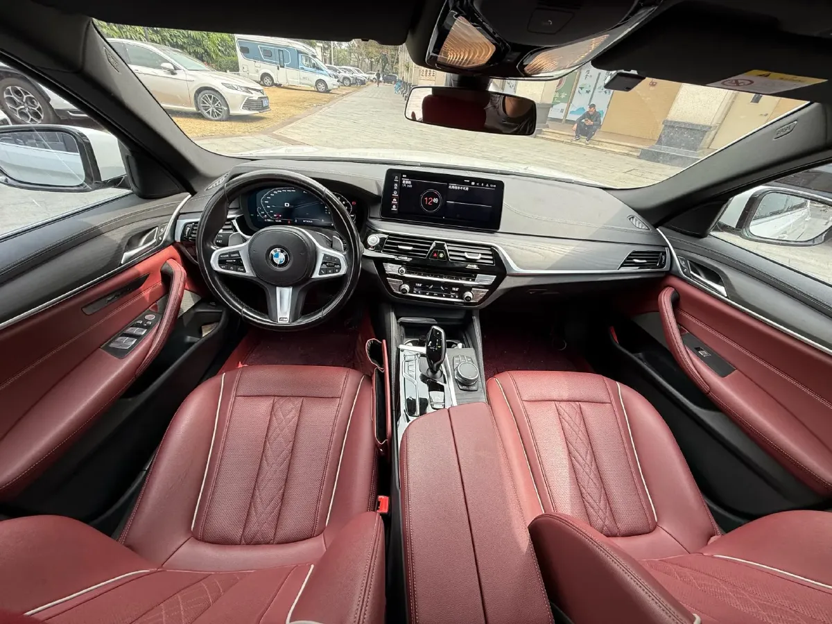 2021 BMW 5 Series 2.0T 252HP L4 8AT,autocango,china used car exporter,china ev exporter,chinese used car exporter,chinese used ev exporter