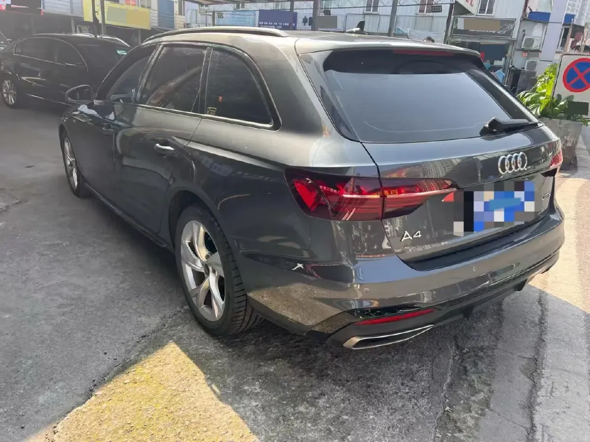 2022 Audi A4 2.0T 204HP L4 7DCT,autocango,china used car exporter,china ev exporter,chinese used car exporter,chinese used ev exporter