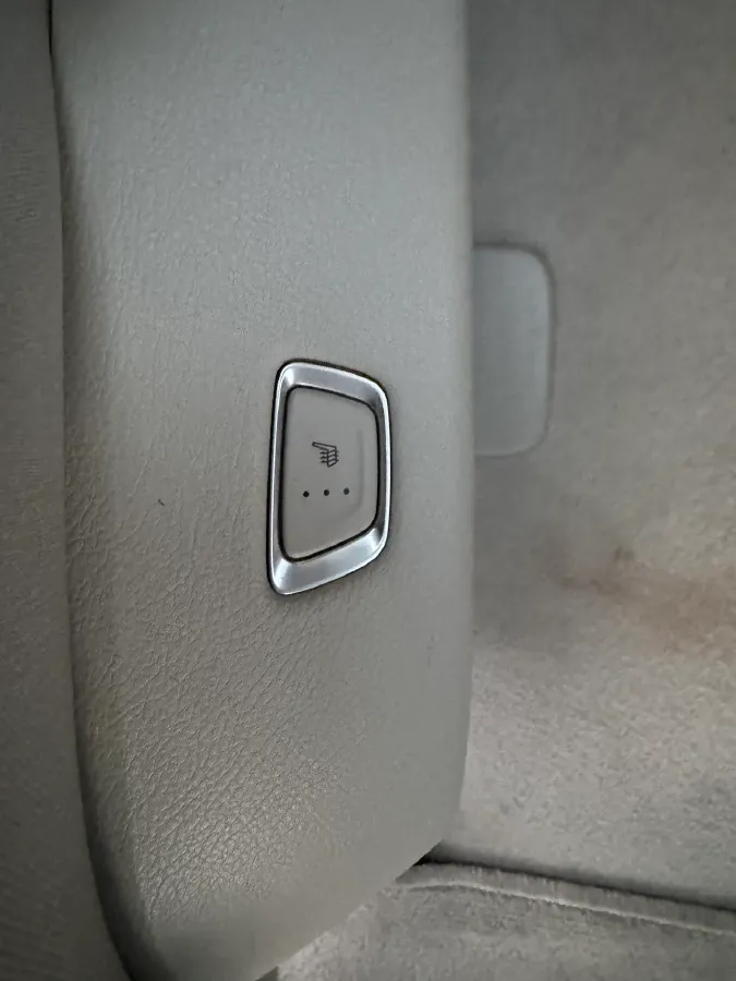 2023 Buick GL8 2.0T 237HP L4 9AT,autocango,china used car exporter,china ev exporter,chinese used car exporter,chinese used ev exporter