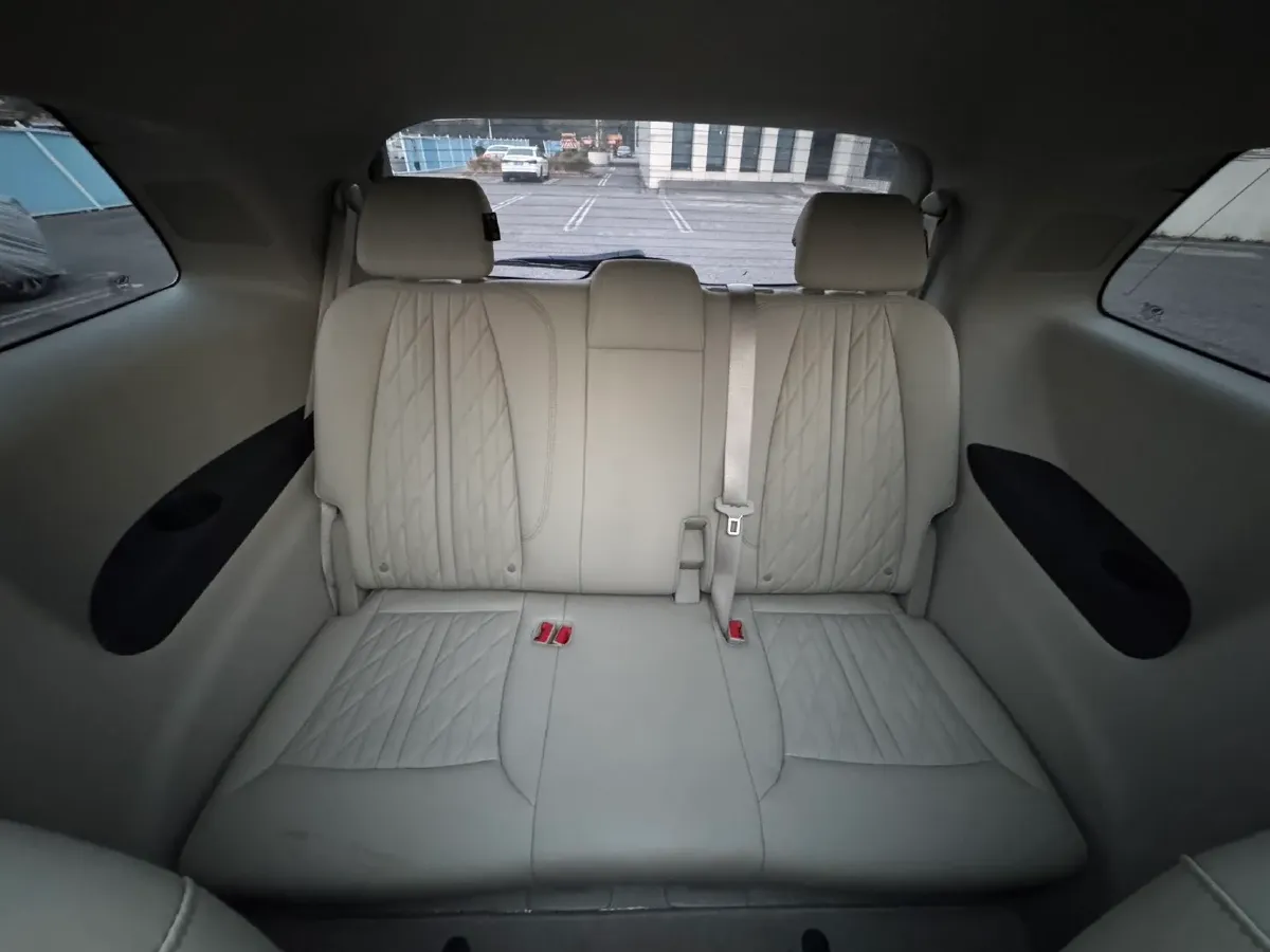 2023 Buick GL8 2.0T 237HP L4 9AT,autocango,china used car exporter,china ev exporter,chinese used car exporter,chinese used ev exporter