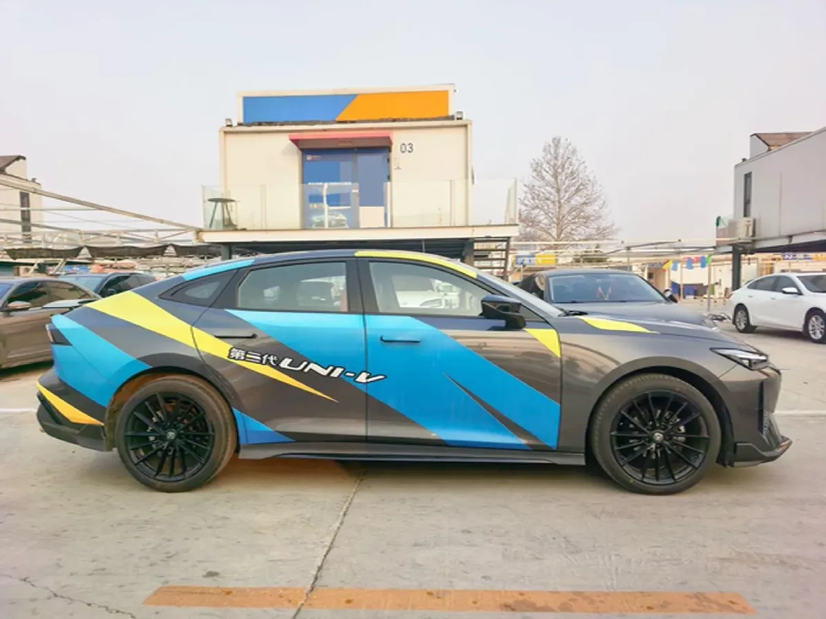 2024 ChangAn UNI-V 1.5T 188HP L4 7DCT,autocango,china used car exporter,china ev exporter,chinese used car exporter,chinese used ev exporter