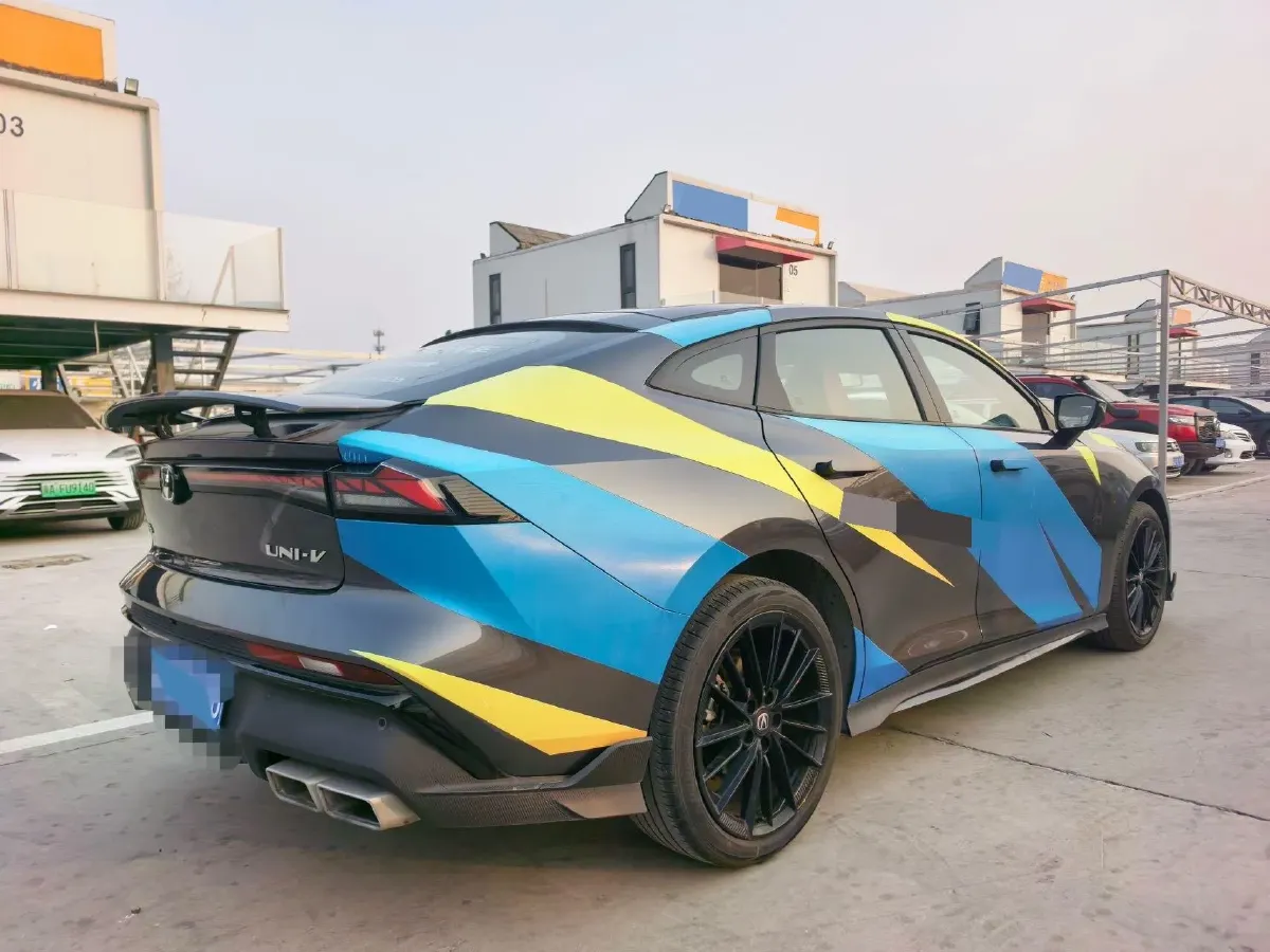 2024 ChangAn UNI-V 1.5T 188HP L4 7DCT,autocango,china used car exporter,china ev exporter,chinese used car exporter,chinese used ev exporter