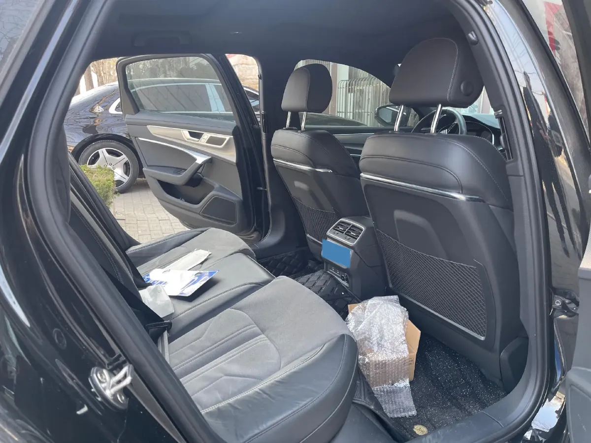 2023 Audi A6L 2.0T 245HP L4 7DCT,autocango,china used car exporter,china ev exporter,chinese used car exporter,chinese used ev exporter