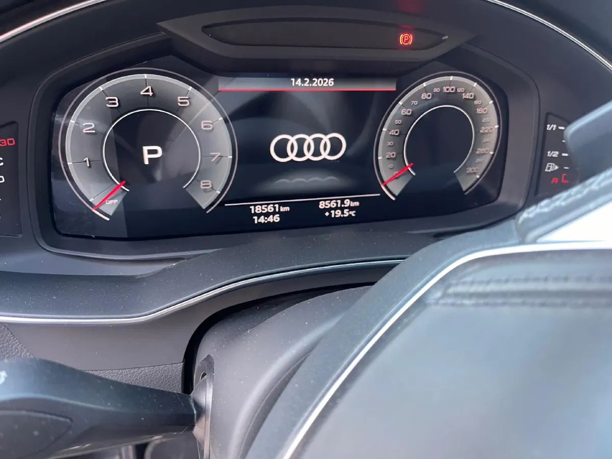 2023 Audi A6L 2.0T 245HP L4 7DCT,autocango,china used car exporter,china ev exporter,chinese used car exporter,chinese used ev exporter