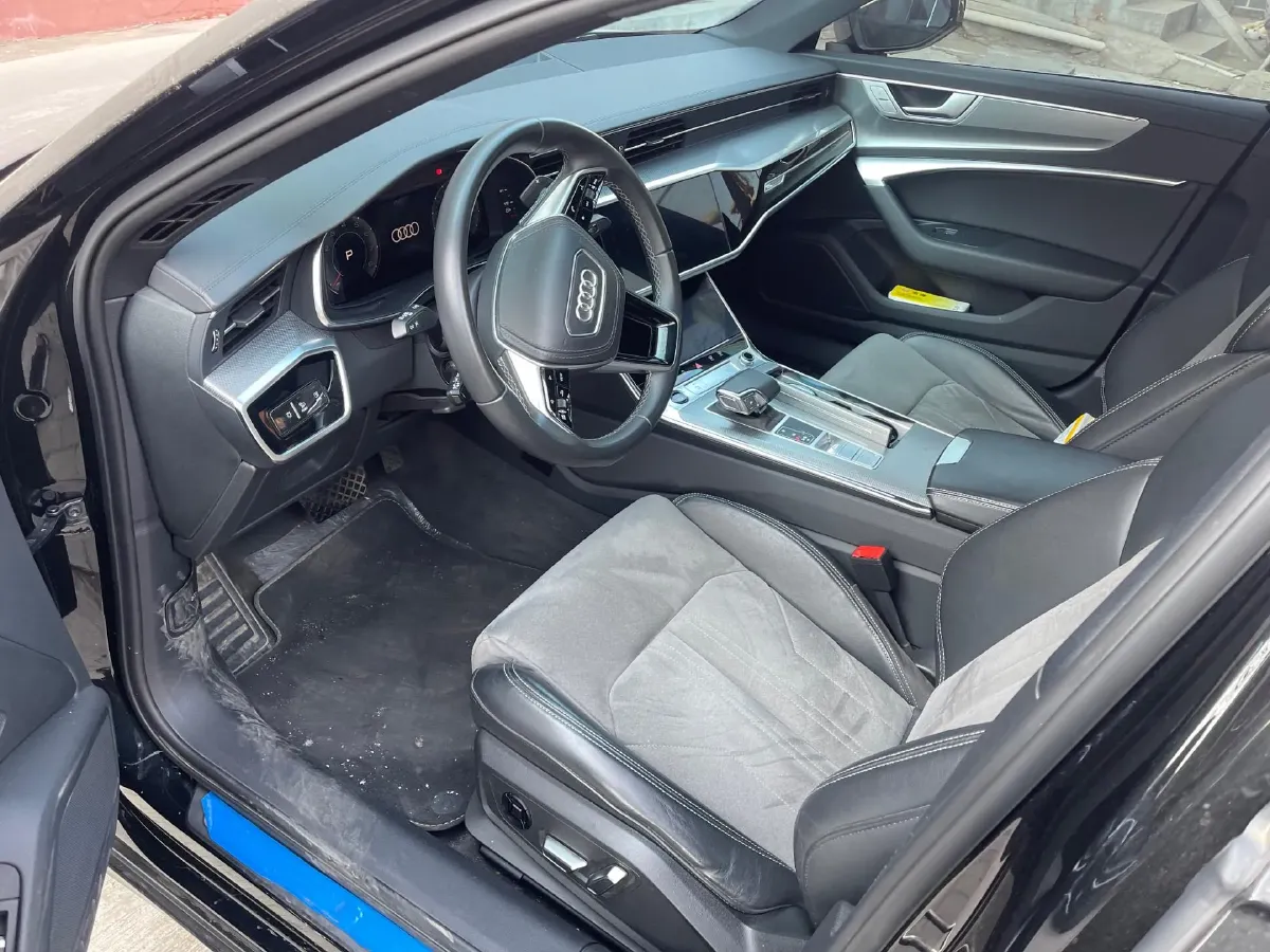 2023 Audi A6L 2.0T 245HP L4 7DCT,autocango,china used car exporter,china ev exporter,chinese used car exporter,chinese used ev exporter