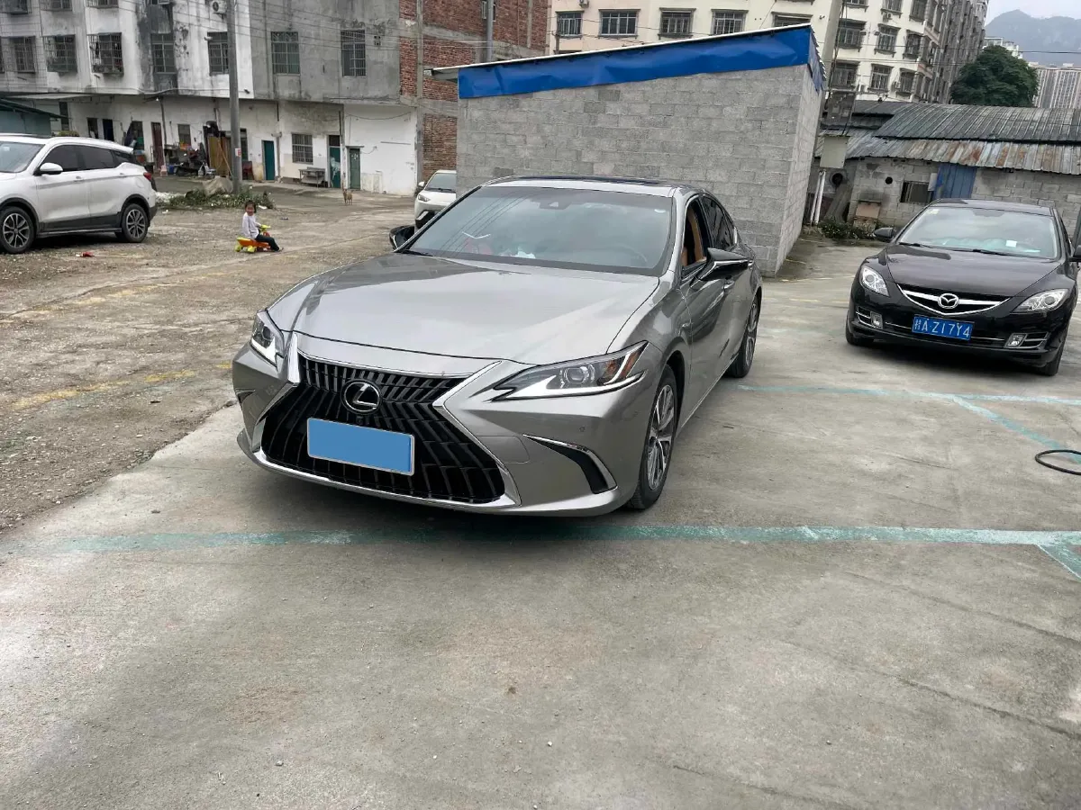2022 Lexus ES 2.5L 178HP L4 E-CVT Hybrid,autocango,china used car exporter,china ev exporter,chinese used car exporter,chinese used ev exporter
