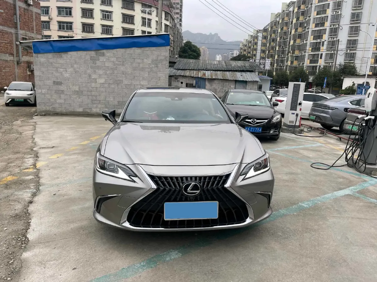 2022 Lexus ES 2.5L 178HP L4 E-CVT Hybrid,autocango,china used car exporter,china ev exporter,chinese used car exporter,chinese used ev exporter