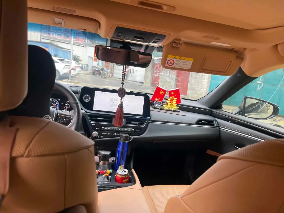 2022 Lexus ES 2.5L 178HP L4 E-CVT Hybrid,autocango,china used car exporter,china ev exporter,chinese used car exporter,chinese used ev exporter