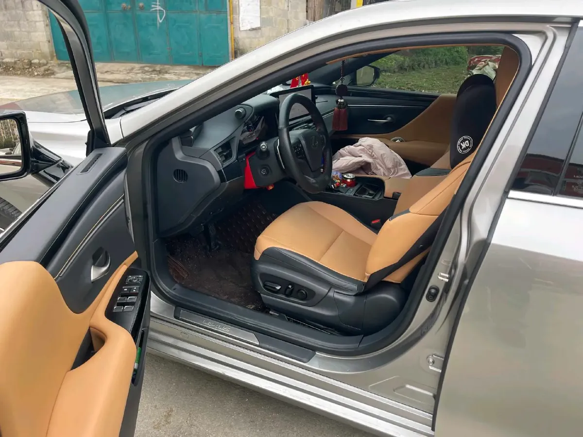 2022 Lexus ES 2.5L 178HP L4 E-CVT Hybrid,autocango,china used car exporter,china ev exporter,chinese used car exporter,chinese used ev exporter